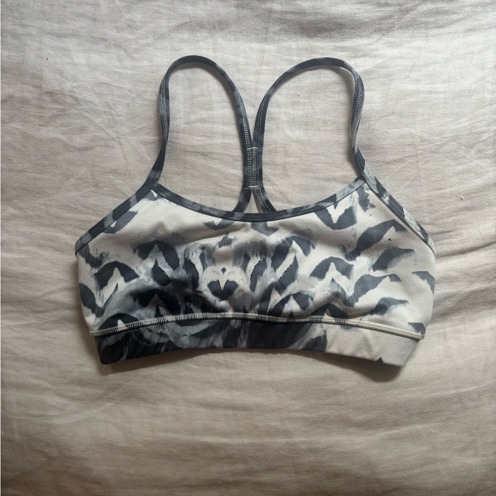 Lululemon Flow Y Bra Nulu Sports Bra